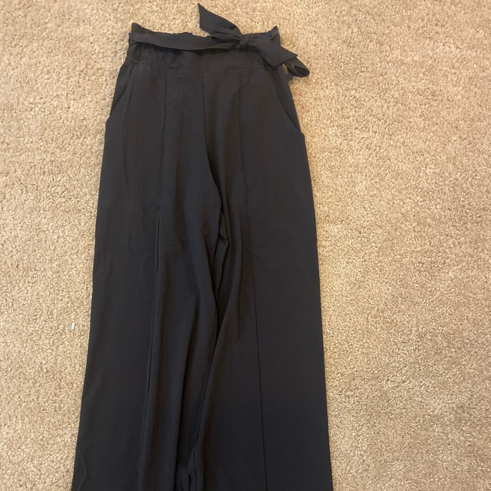 Lu Lu Lemon Work Pants! Size 4